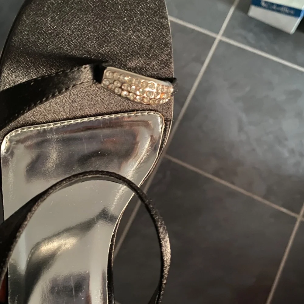 Shoes - Picture 2 of 2